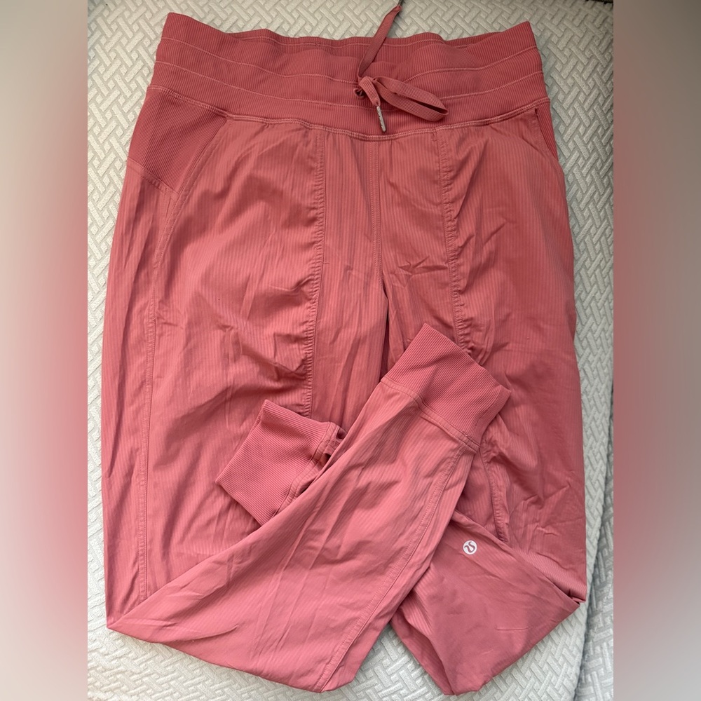 Lululemon Coral dance Joggers size 6